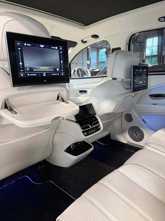 2023 Bentley Bentayga - Image 10 of 20
