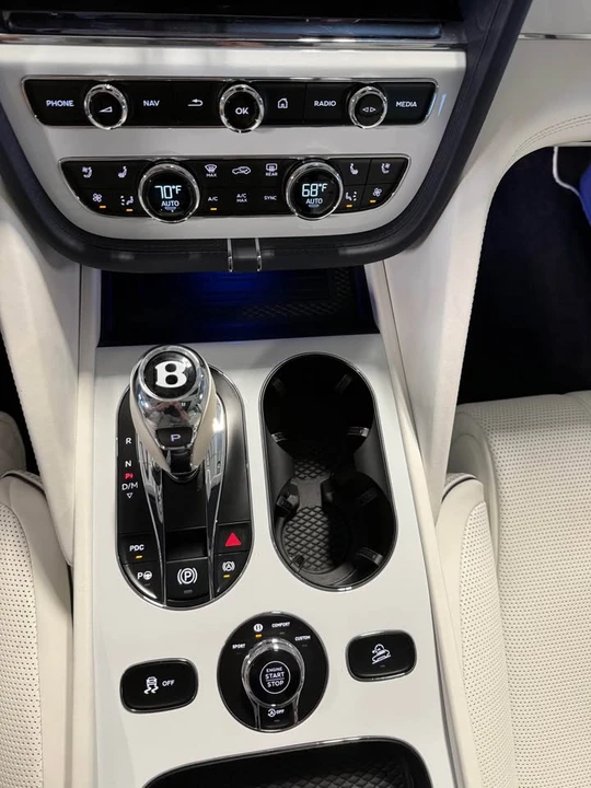 2023 Bentley Bentayga - Image 11 of 20