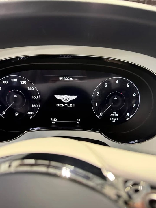 2023 Bentley Bentayga - Image 14 of 20