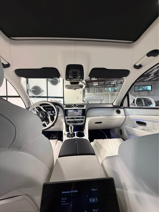 2023 Bentley Bentayga - Image 7 of 20