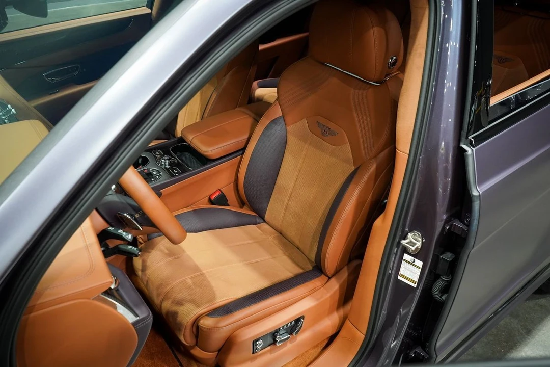 2023 Bentley Bentayga - Image 29 of 31