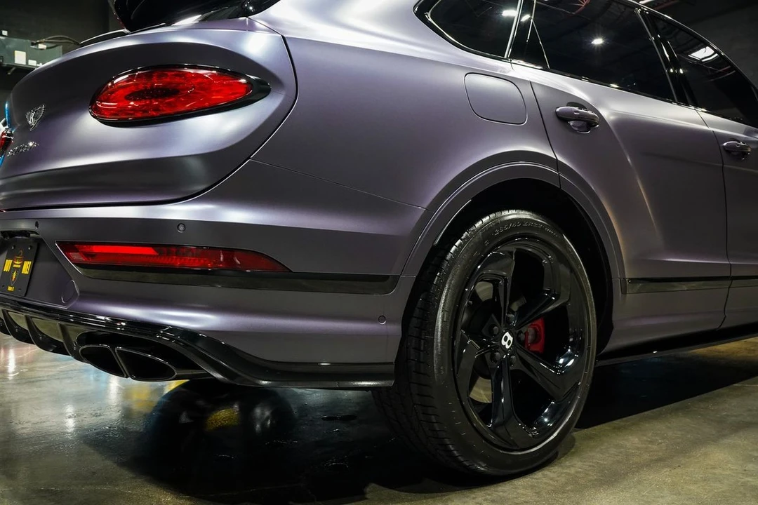 2023 Bentley Bentayga - Image 25 of 31