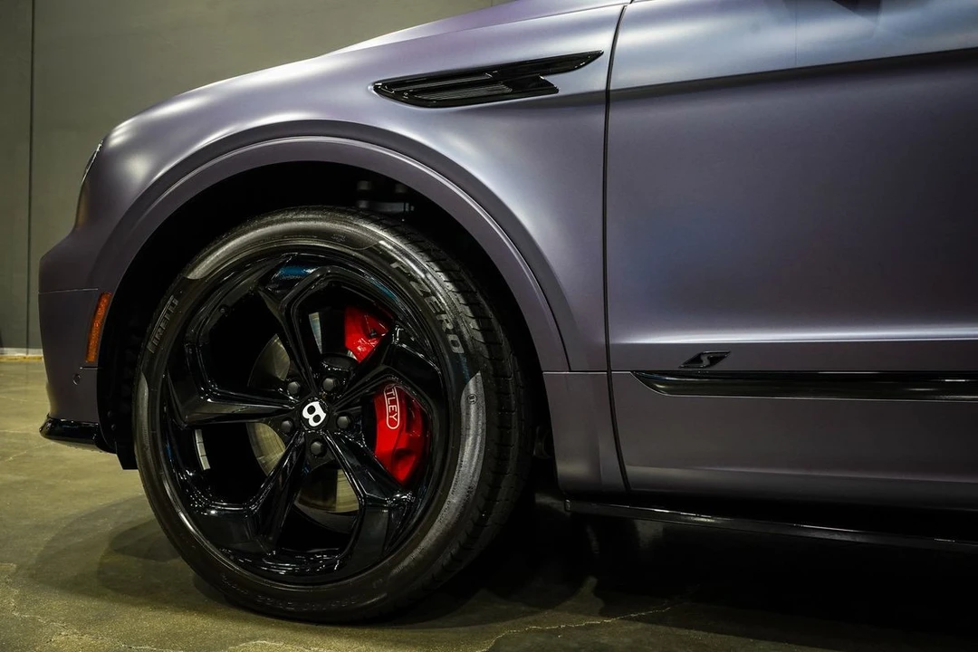 2023 Bentley Bentayga - Image 19 of 31