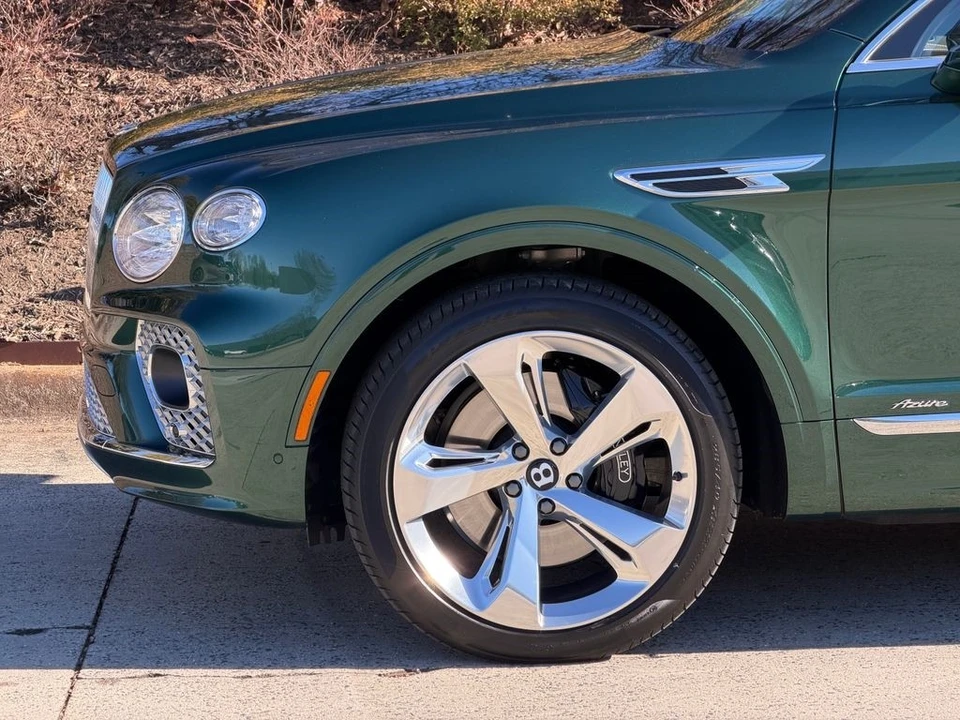 2023 Bentley Bentayga - Image 7 of 21
