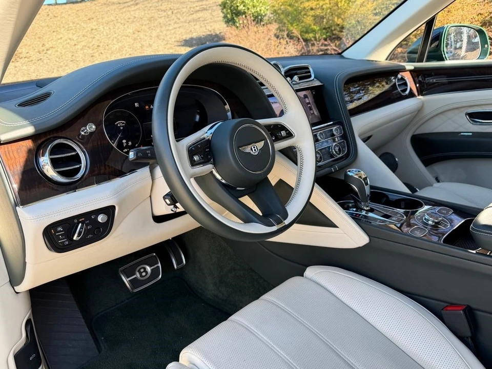 2023 Bentley Bentayga - Image 21 of 21