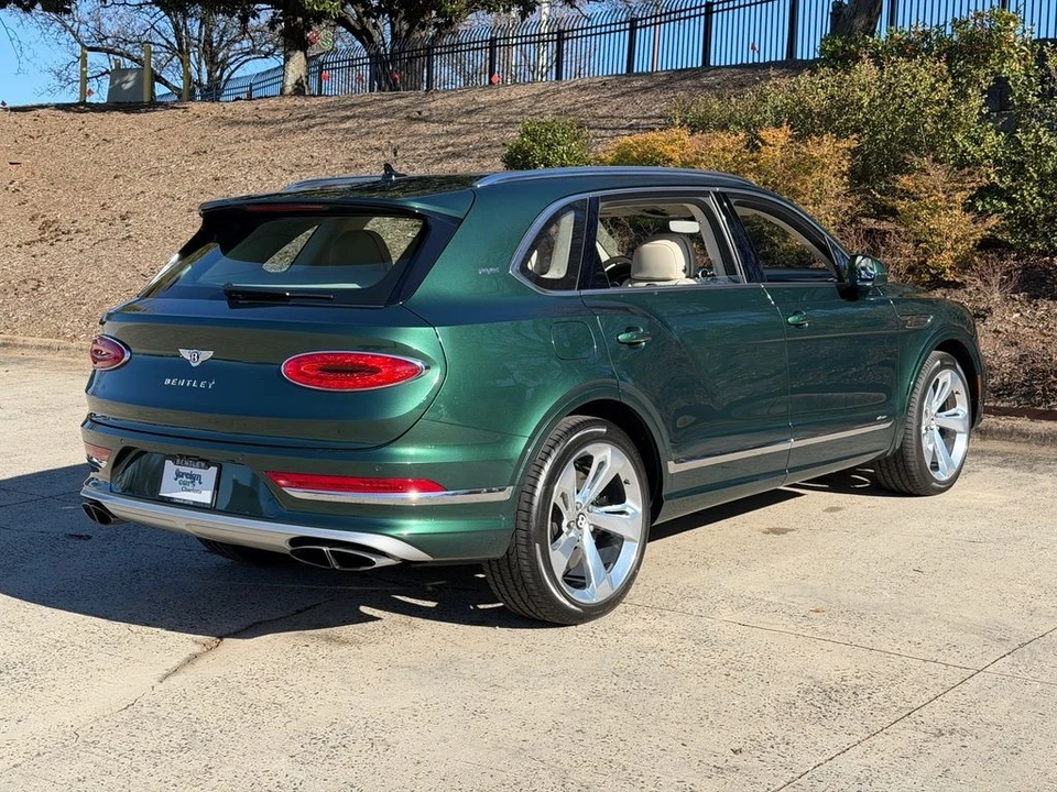 2023 Bentley Bentayga - Image 10 of 21