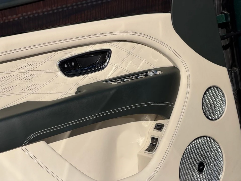 2023 Bentley Bentayga - Image 20 of 21