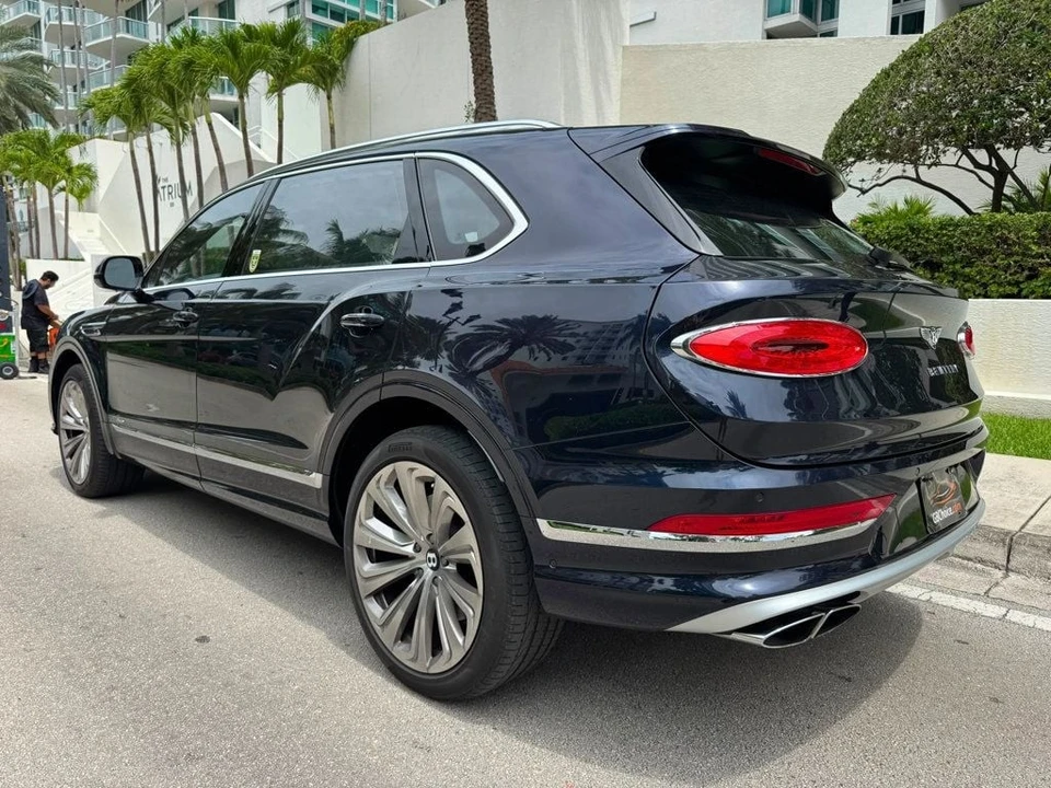 2023 Bentley Bentayga - Image 5 of 12