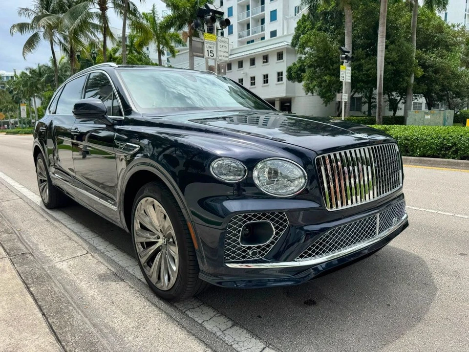 2023 Bentley Bentayga - Image 2 of 12