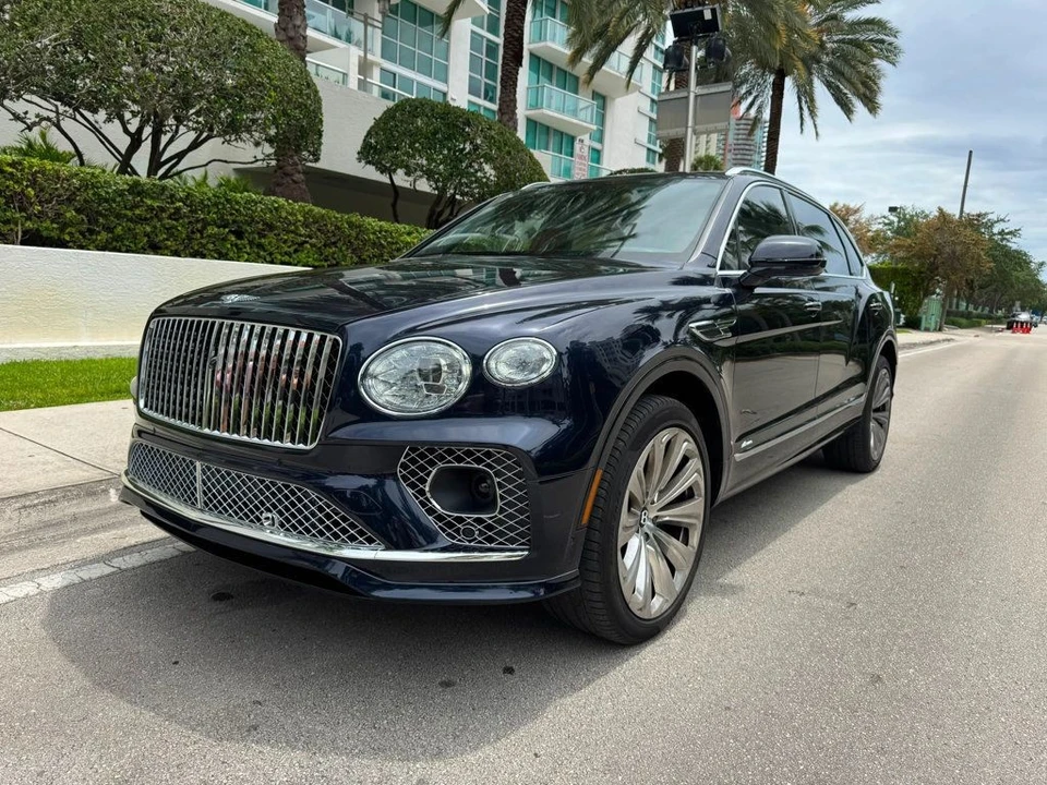 2023 Bentley Bentayga - Image 4 of 12