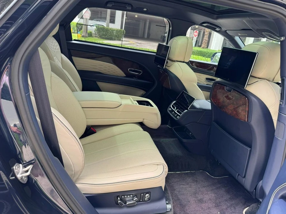2023 Bentley Bentayga - Image 12 of 12