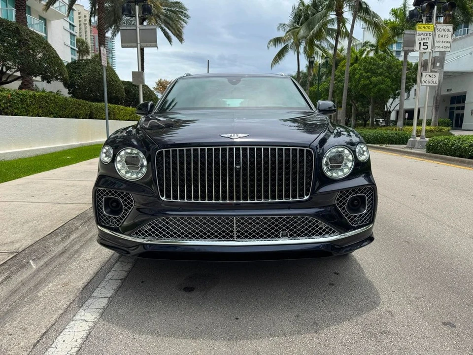 2023 Bentley Bentayga - Image 3 of 12