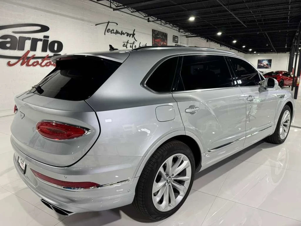2023 Bentley Bentayga - Image 7 of 12