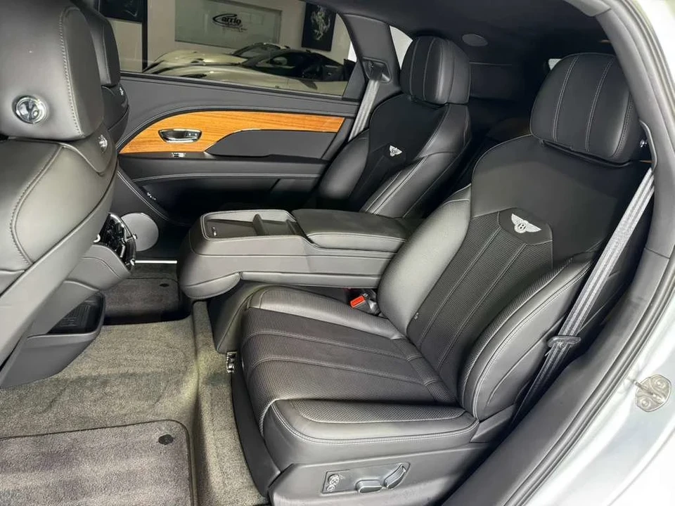 2023 Bentley Bentayga - Image 12 of 12