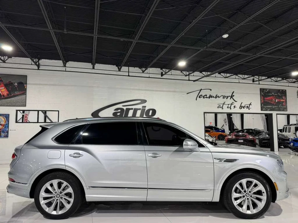 2023 Bentley Bentayga - Image 8 of 12