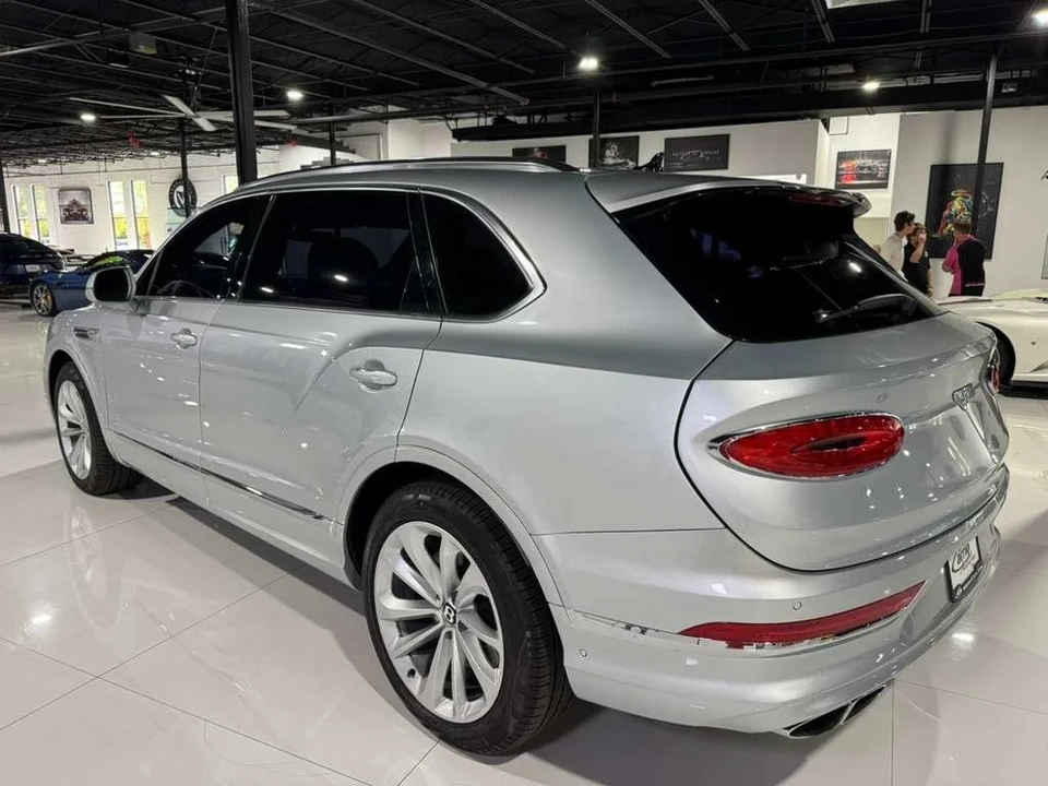 2023 Bentley Bentayga - Image 5 of 12