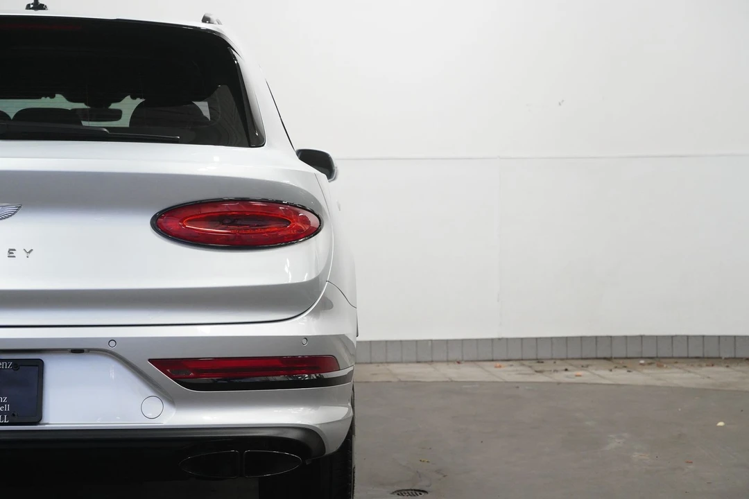 2023 Bentley Bentayga - Image 12 of 12