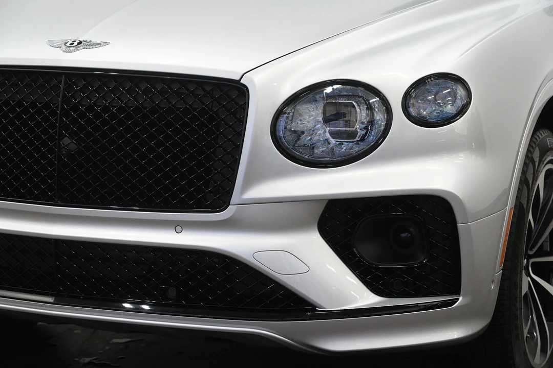 2023 Bentley Bentayga - Image 8 of 12