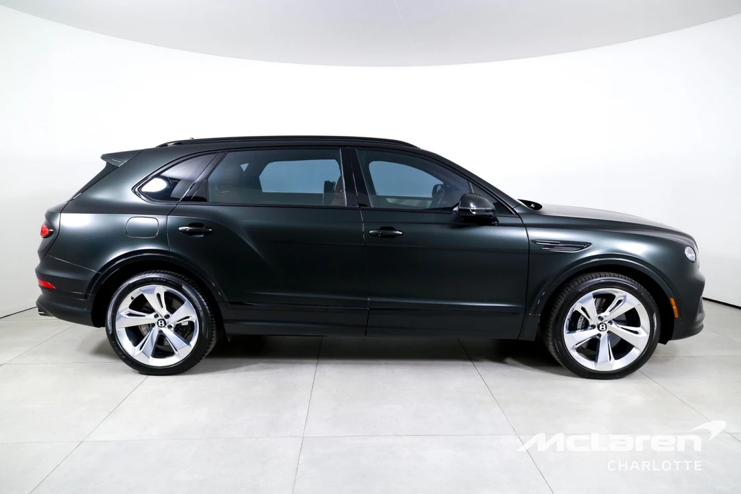 2023 Bentley Bentayga - Image 9 of 31