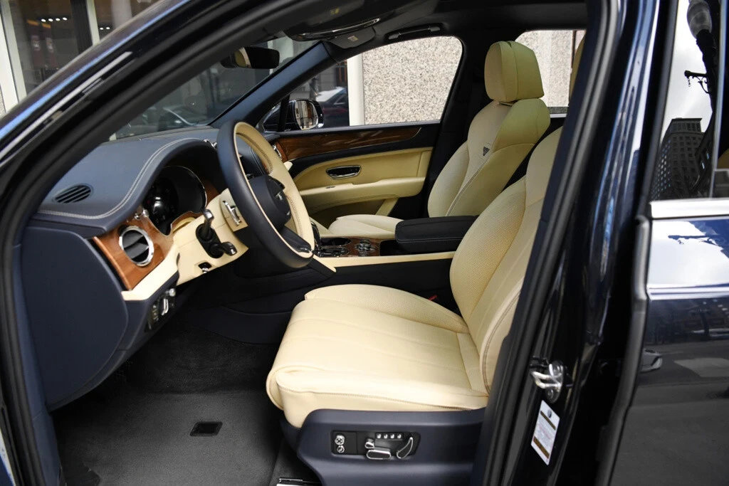 2023 Bentley Bentayga - Image 8 of 12