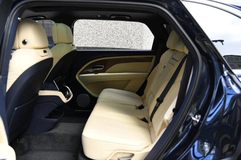 2023 Bentley Bentayga - Image 11 of 12