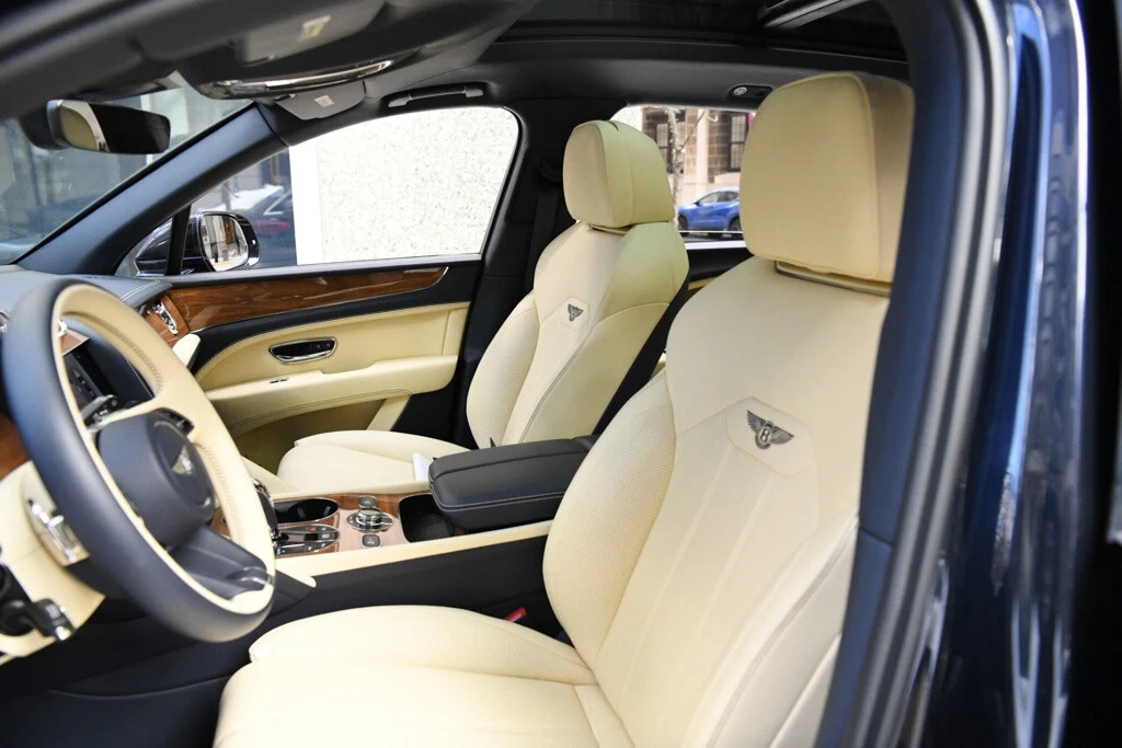 2023 Bentley Bentayga - Image 9 of 12