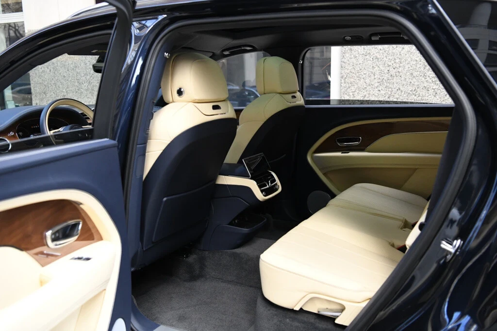 2023 Bentley Bentayga - Image 10 of 12
