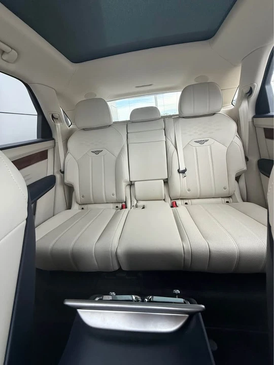 2023 Bentley Bentayga - Image 10 of 20
