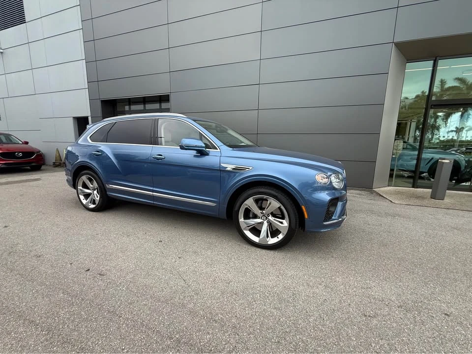 2023 Bentley Bentayga - Image 16 of 20