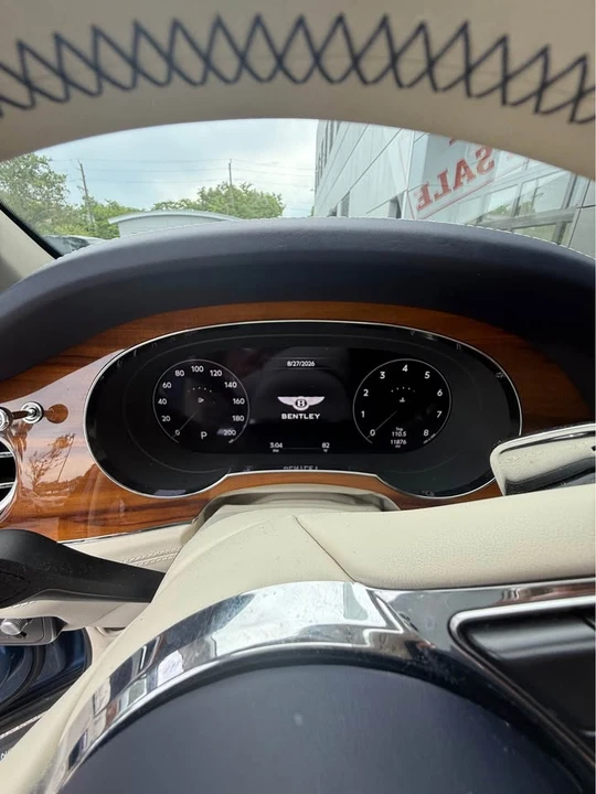 2023 Bentley Bentayga - Image 12 of 20