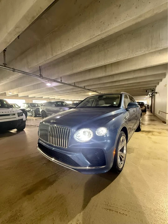 2023 Bentley Bentayga - Image 13 of 20