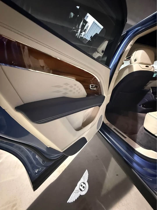2023 Bentley Bentayga - Image 19 of 20
