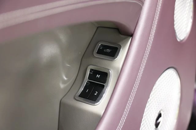 2023 Bentley Bentayga - Image 14 of 21