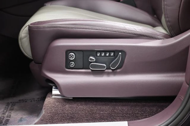 2023 Bentley Bentayga - Image 16 of 21