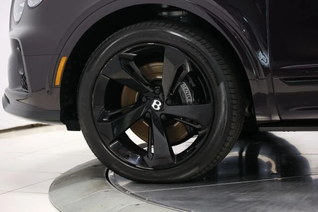 2023 Bentley Bentayga - Image 8 of 12