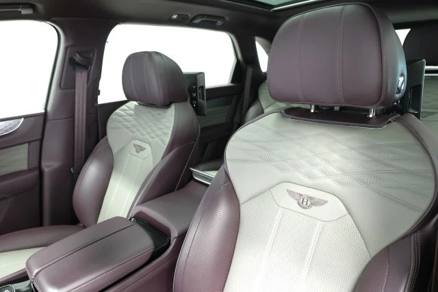 2023 Bentley Bentayga - Image 19 of 21
