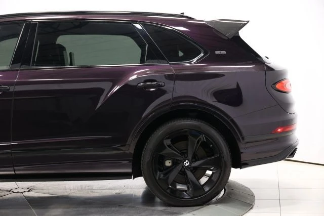 2023 Bentley Bentayga - Image 9 of 21
