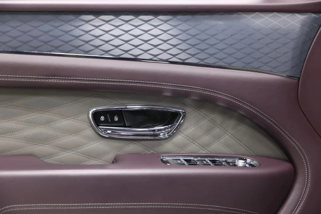 2023 Bentley Bentayga - Image 11 of 21