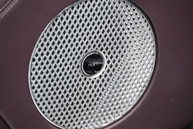 2023 Bentley Bentayga - Image 13 of 21