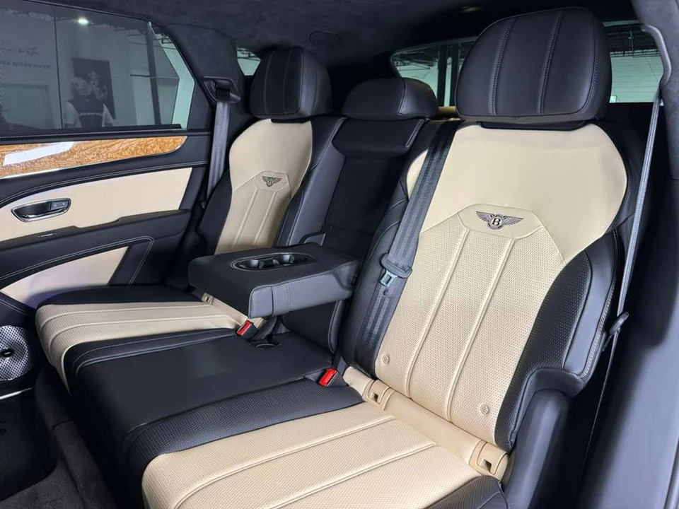2023 Bentley Bentayga - Image 12 of 12