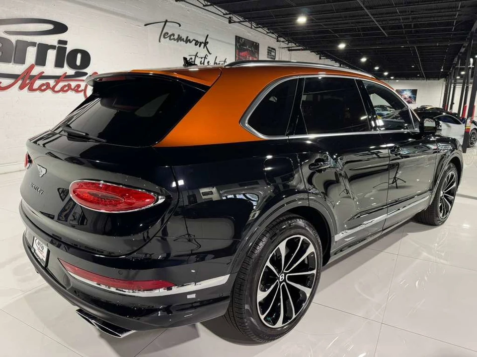 2023 Bentley Bentayga - Image 7 of 12