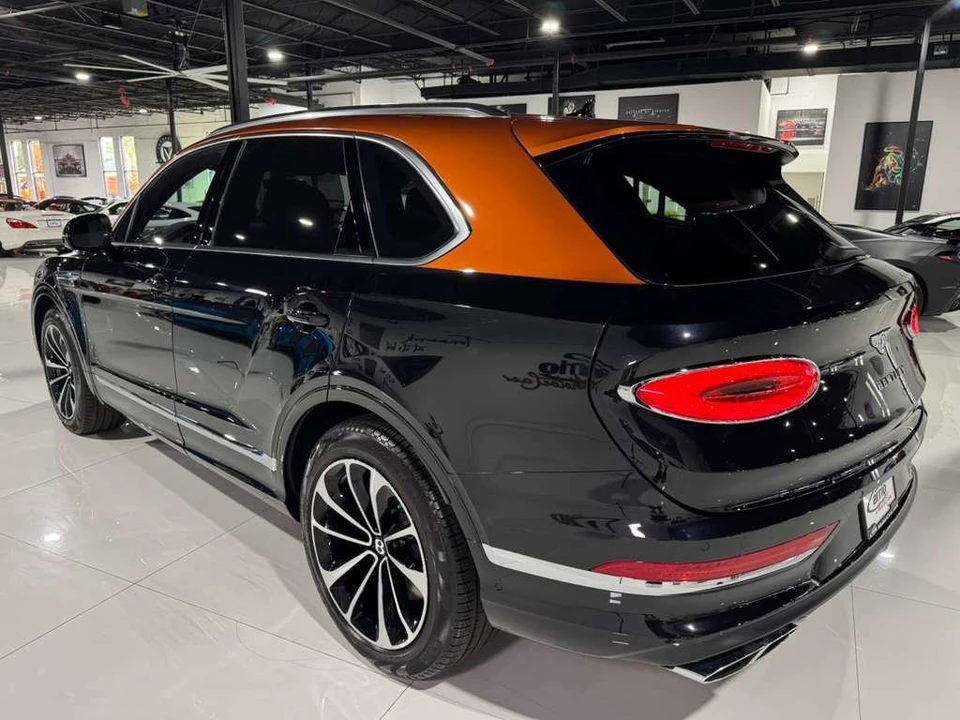 2023 Bentley Bentayga - Image 5 of 12
