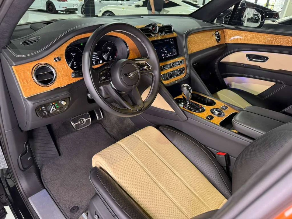 2023 Bentley Bentayga - Image 9 of 12