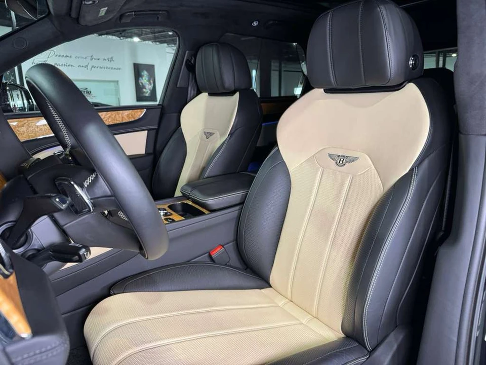 2023 Bentley Bentayga - Image 10 of 12