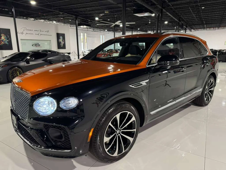 2023 Bentley Bentayga - Image 3 of 12
