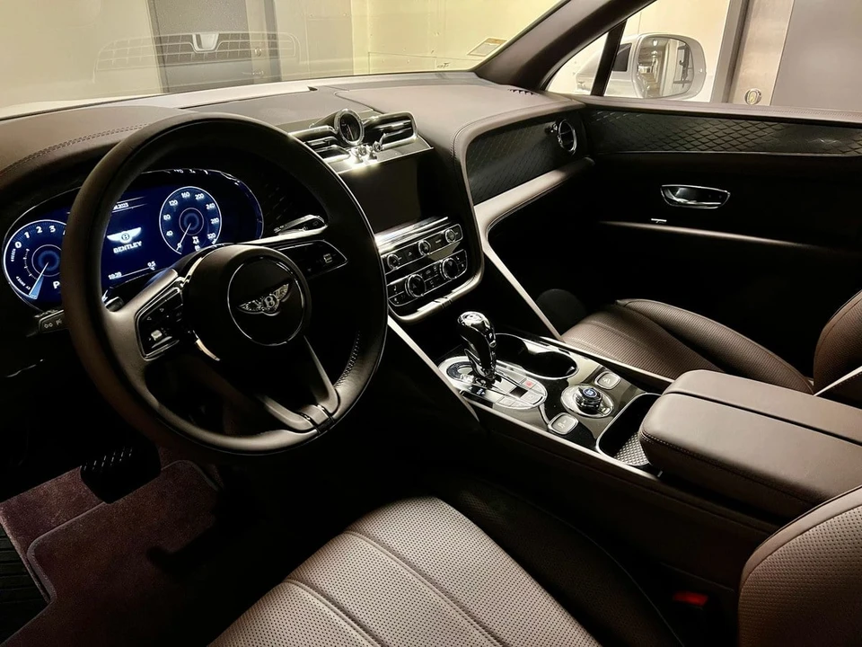 2023 Bentley Bentayga - Image 5 of 31