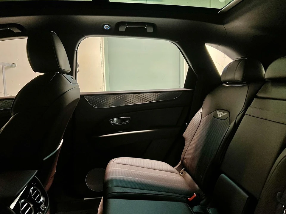 2023 Bentley Bentayga - Image 10 of 31