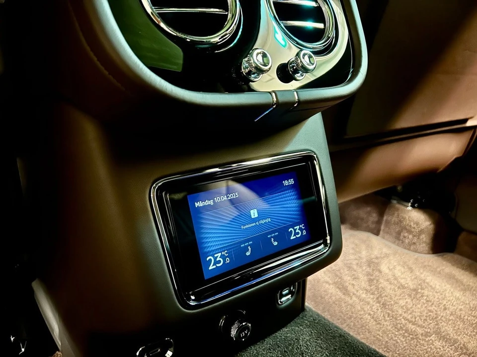 2023 Bentley Bentayga - Image 11 of 31