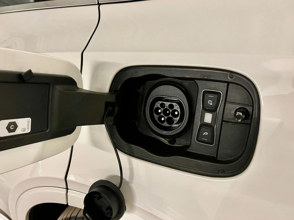 2023 Bentley Bentayga - Image 30 of 31