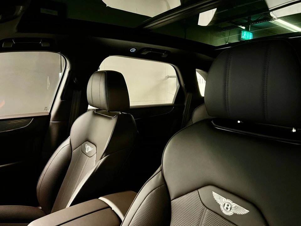 2023 Bentley Bentayga - Image 12 of 31